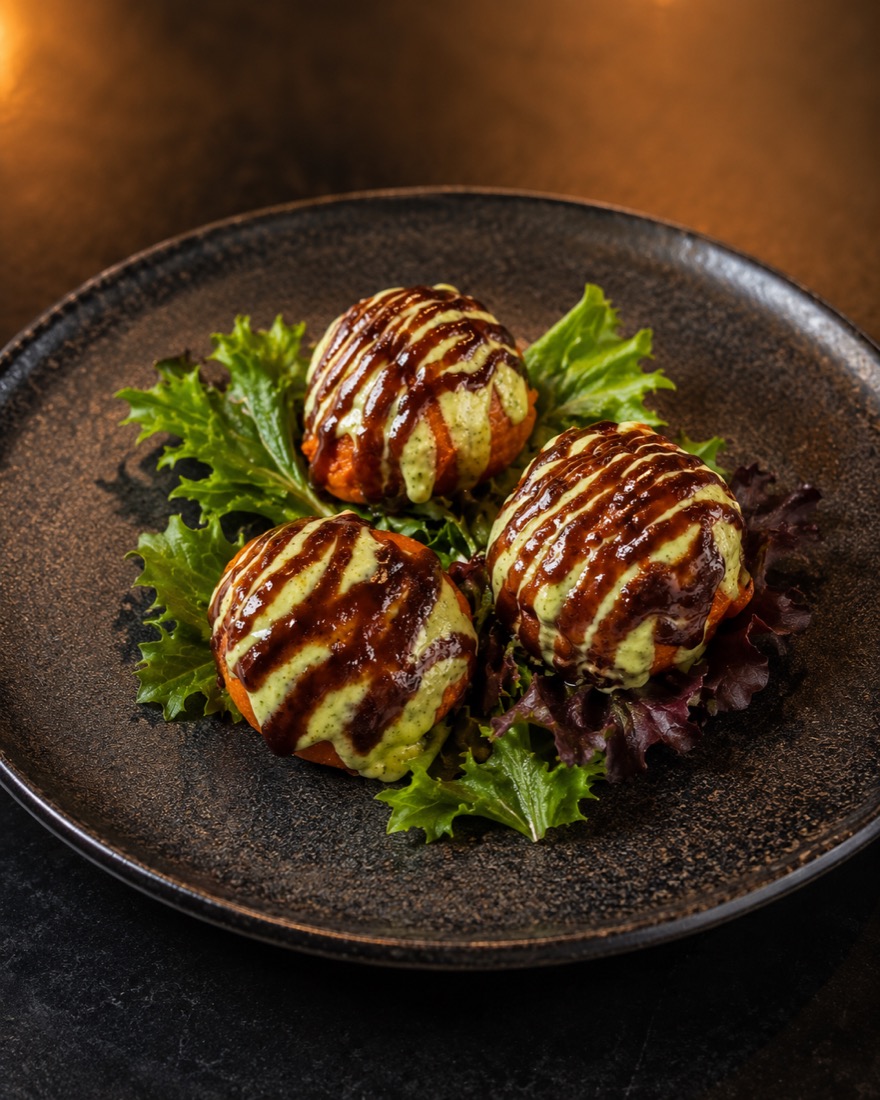 Beetroot bonda glazed with mint cream and tamarind