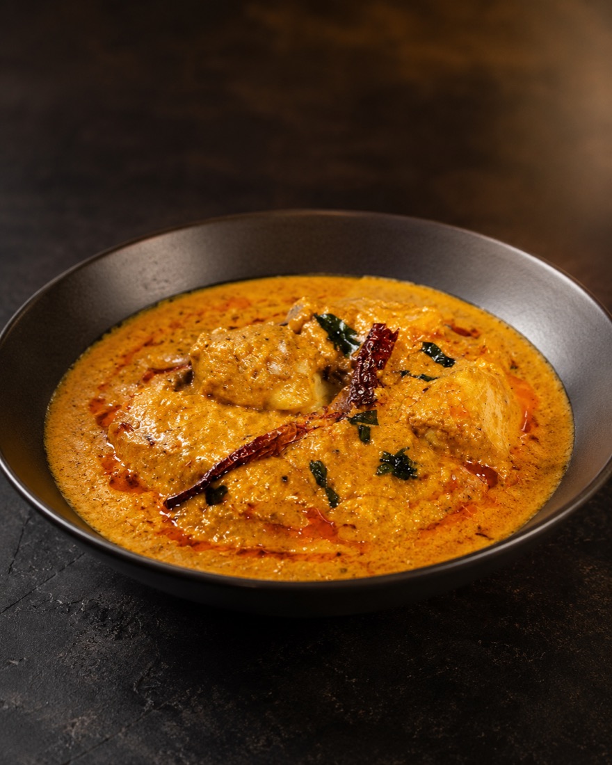 Fish curry with curry leaves
